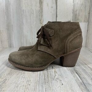 Clarks Women's Carleta Lyon Brown Block Heel Ankle Bootie #371
